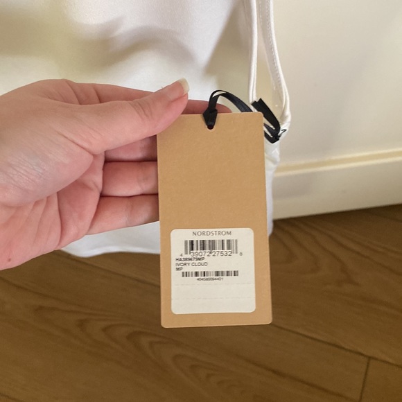 Halogen mock neck tank top - medium petite - NWT - Picture 4 of 5